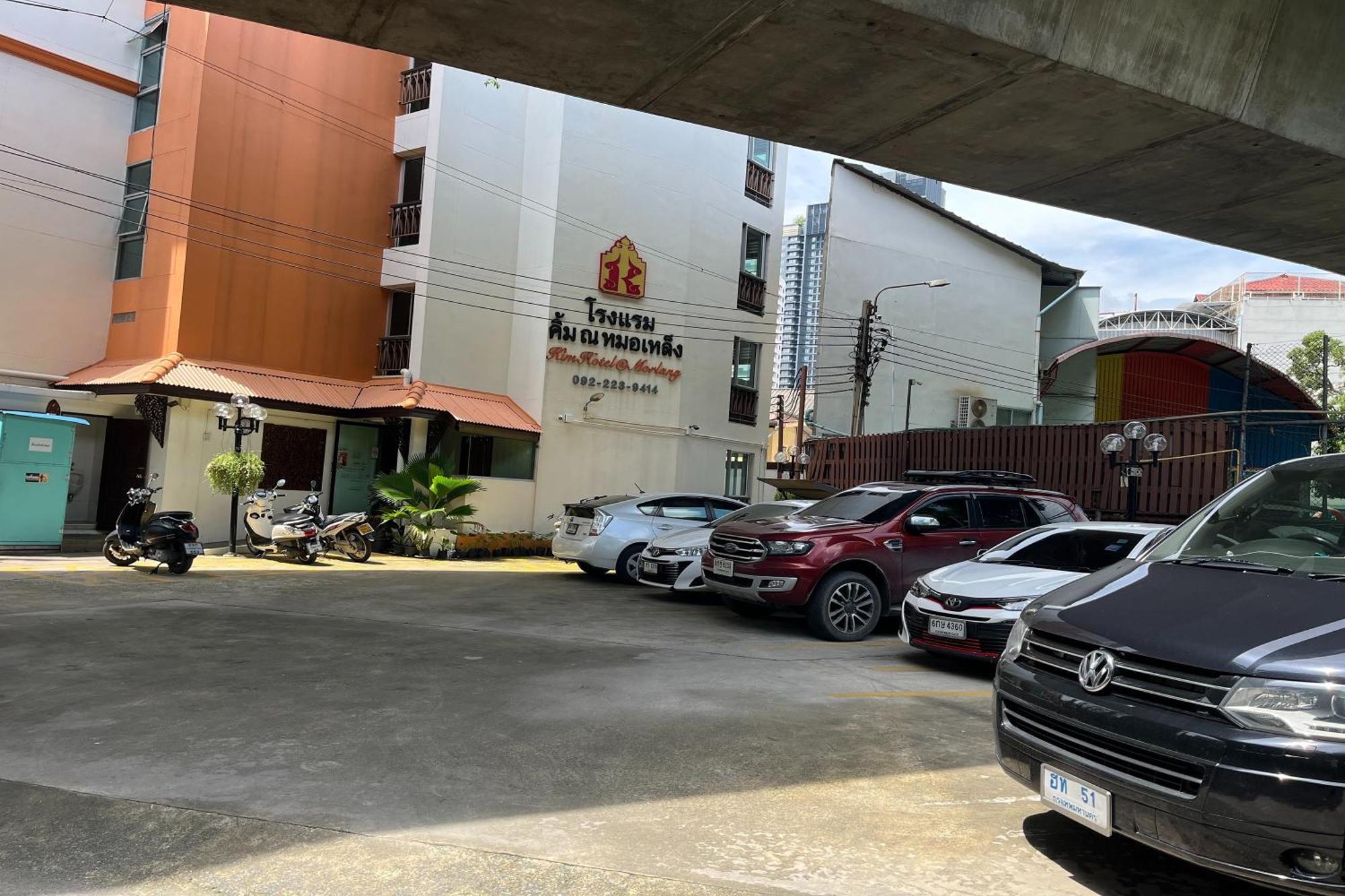 Kim Hotel At Morleng Bangkok Exteriör bild