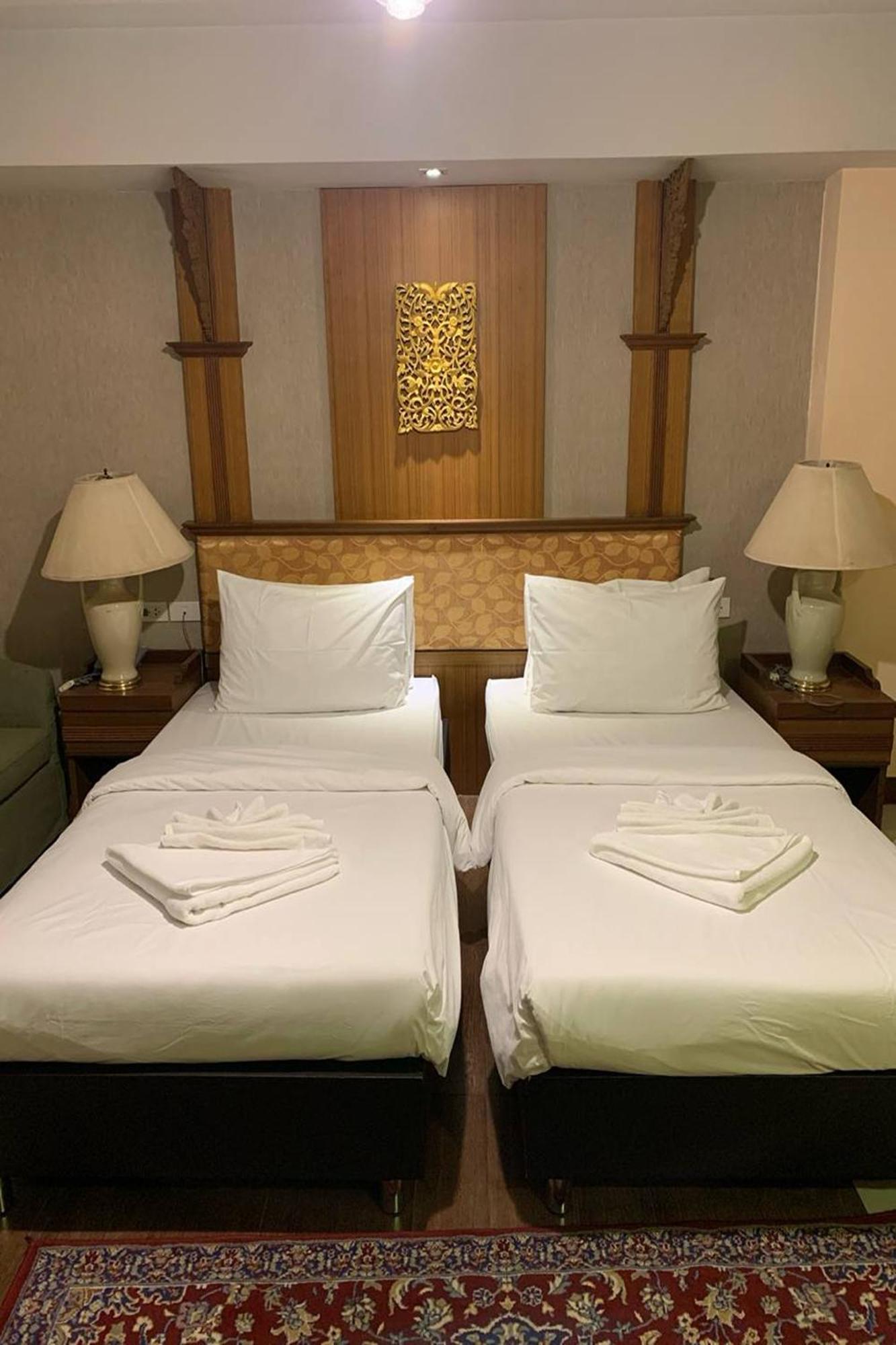 Kim Hotel At Morleng Bangkok Exteriör bild